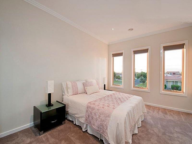 14 Lan Avenue, Altona Meadows VIC 3028