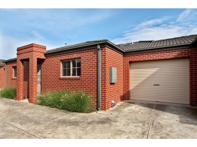 2/204 Civic Parade, Altona VIC 3018