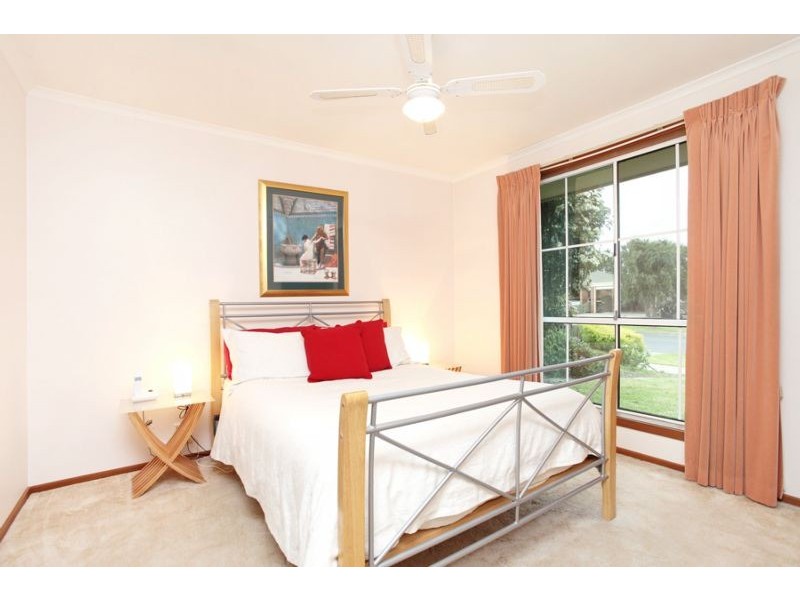 17 Taegtow Way, Altona Meadows VIC 3028