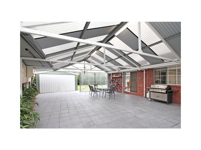 17 Taegtow Way, Altona Meadows VIC 3028