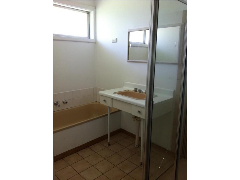 42 Waters Drive, Altona VIC 3018