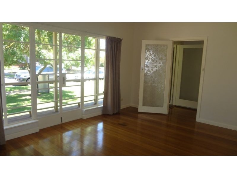 2A Bell Avenue, Altona VIC 3018