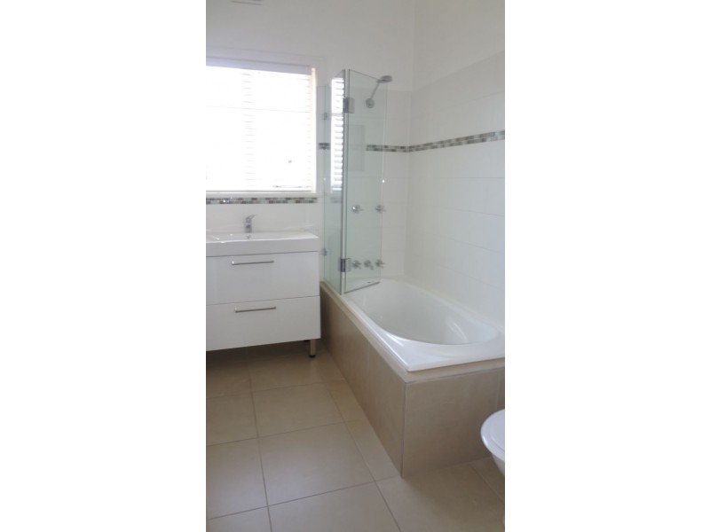 2A Bell Avenue, Altona VIC 3018