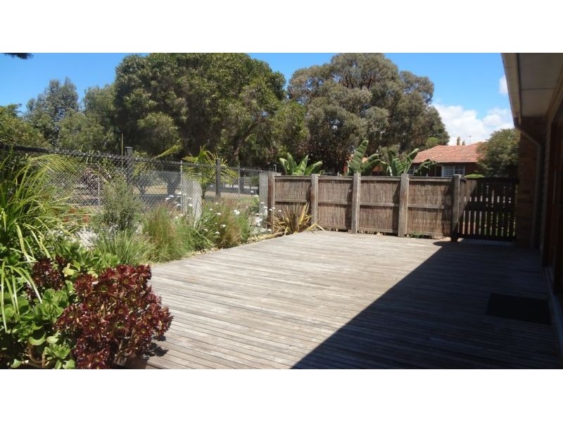 2A Bell Avenue, Altona VIC 3018