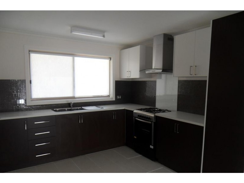 4/27 Bruce Street South, Altona Meadows VIC 3028