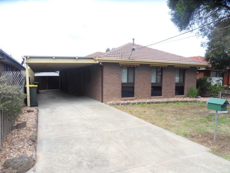 33 Balmoral Street Sth, Altona Meadows VIC 3028