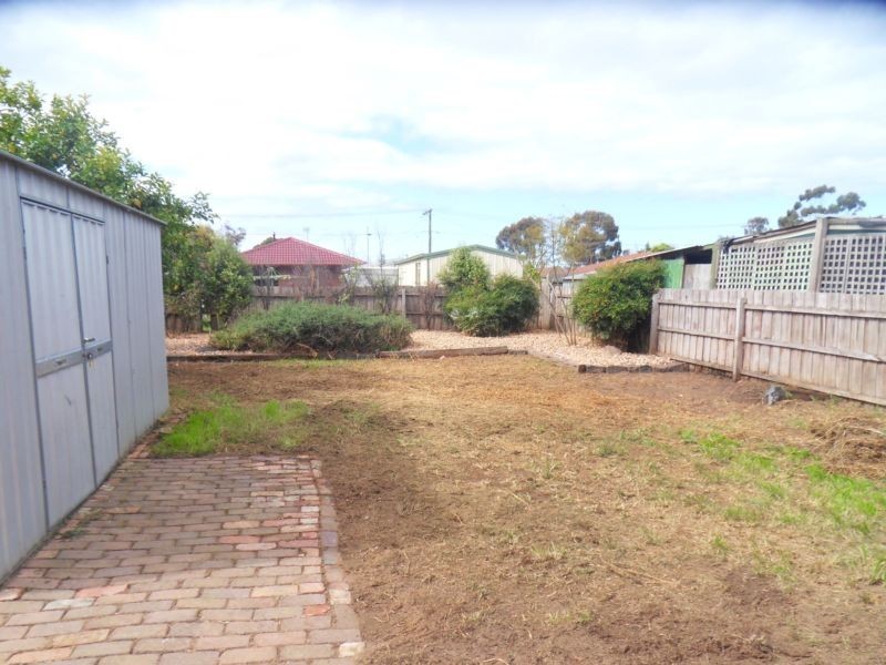 33 Balmoral Street Sth, Altona Meadows VIC 3028
