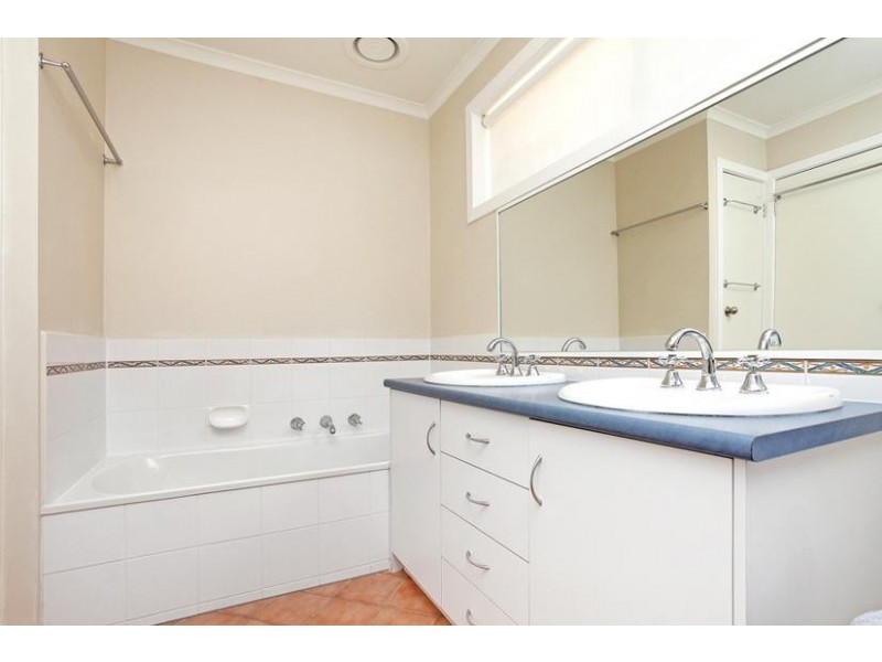 57 Simmons Drive, Altona VIC 3018