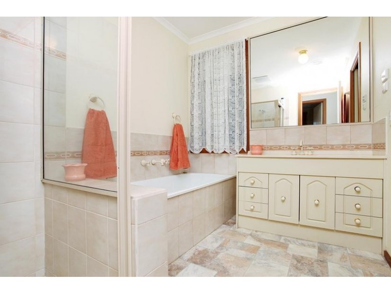 1/3 Hancock Street, Altona VIC 3018