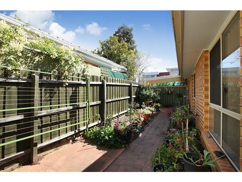 30A Myrtle Grove, Altona VIC 3018