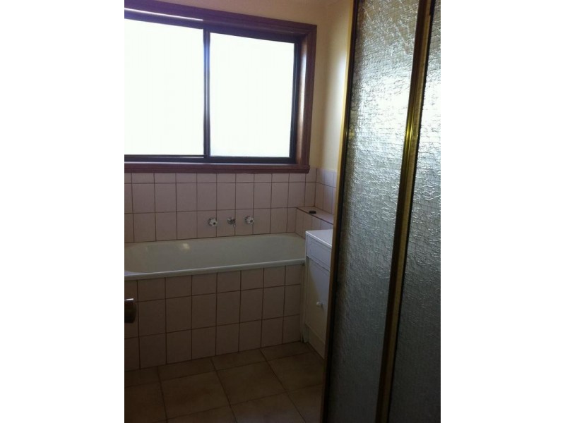 2/3 Groome Court, Altona Meadows VIC 3028