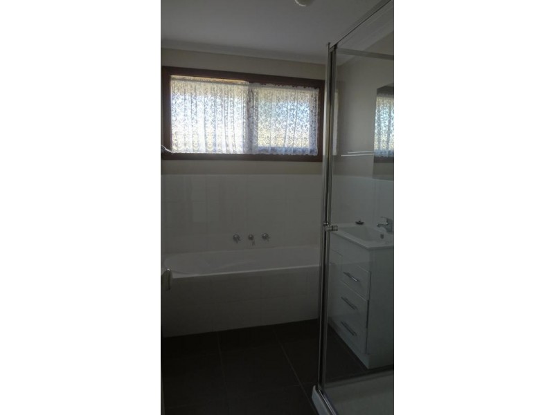 12 O’Shannessy Court, Altona Meadows VIC 3028