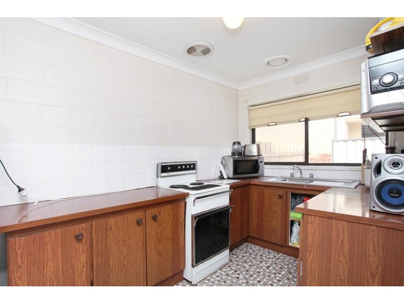 2/233 Esplanade, Altona VIC 3018