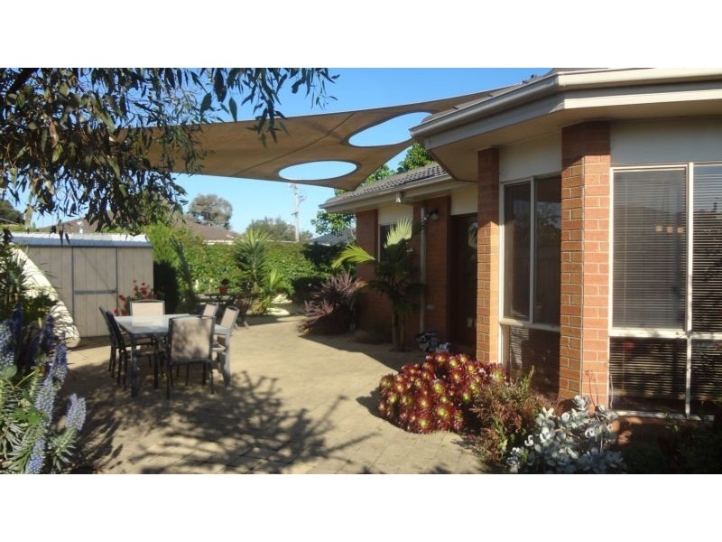 6 Waratah Drive, Altona Meadows VIC 3028