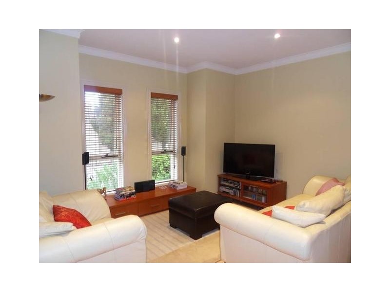 2/1 Rose Street, Altona VIC 3018