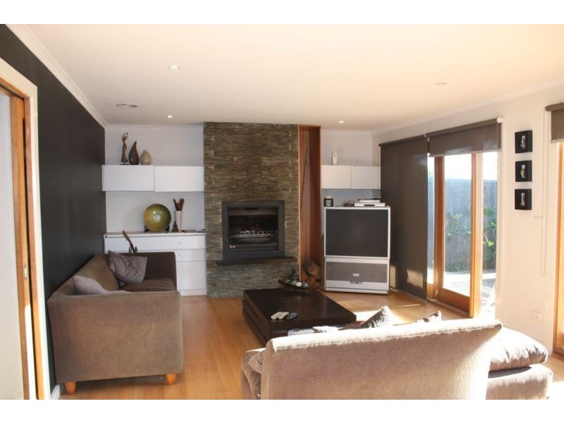 21 Delmont Avenue, Altona VIC 3018