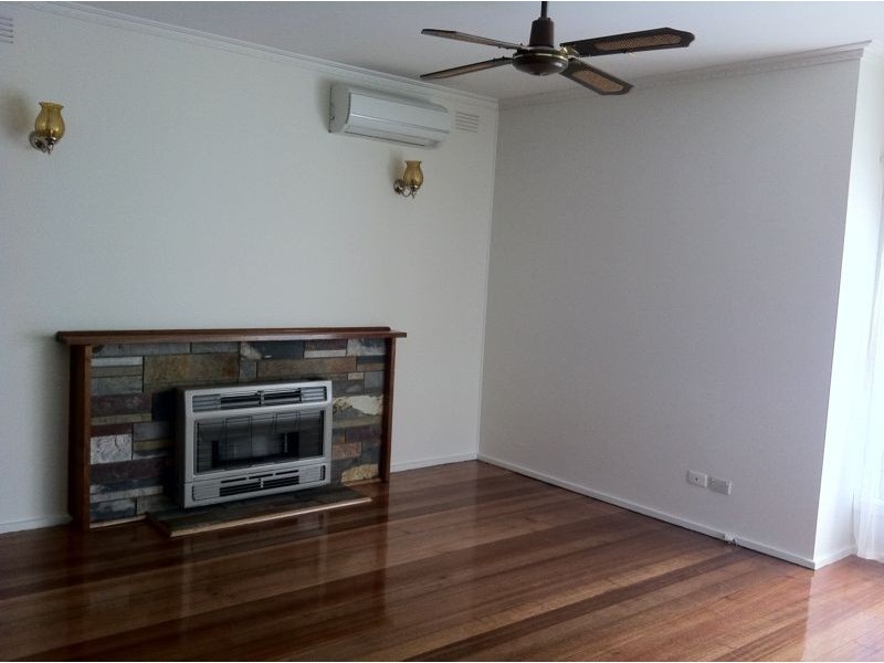 29 Dove Avenue, Altona VIC 3018