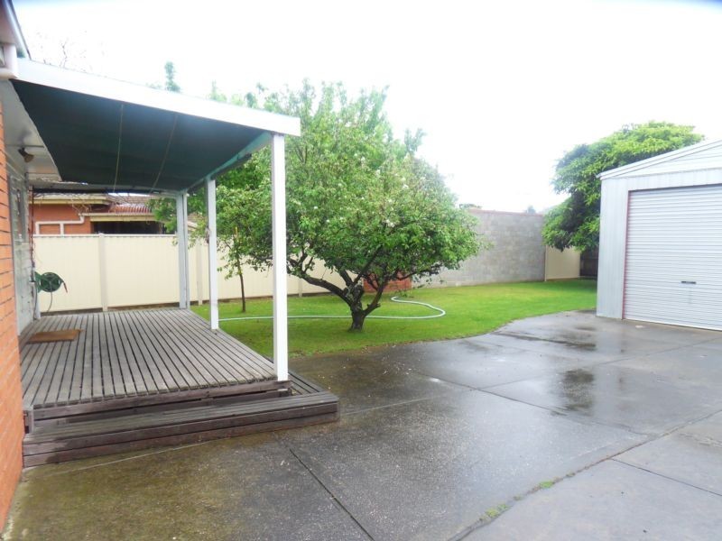 29 Dove Avenue, Altona VIC 3018