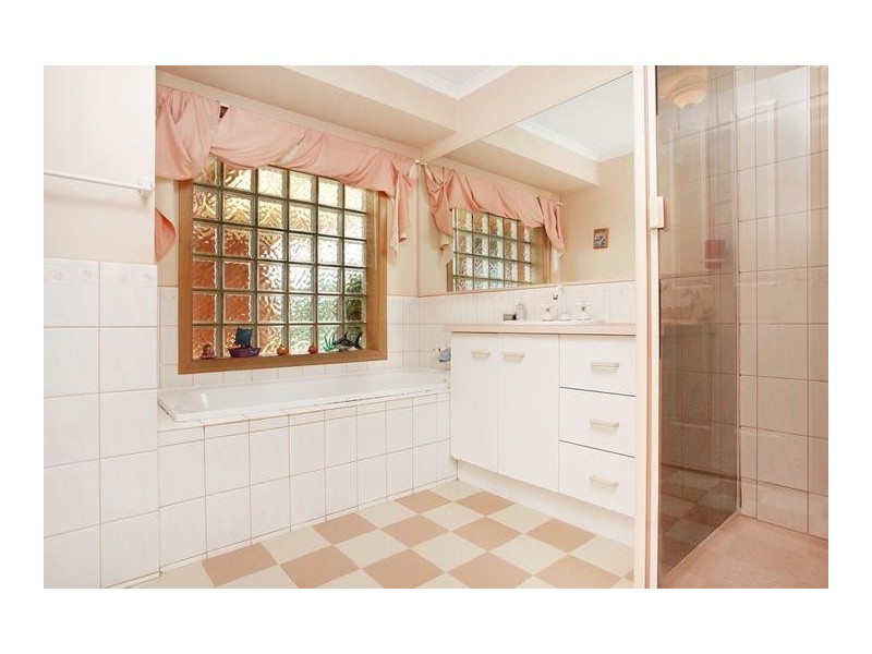 9 Hibiscus Court, Altona Meadows VIC 3028