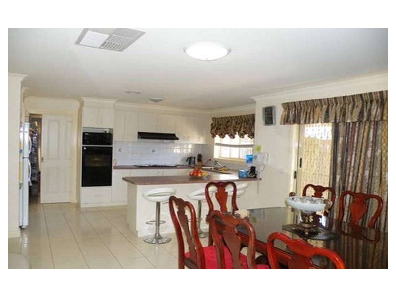 1 Pearce Court, Altona Meadows VIC 3028