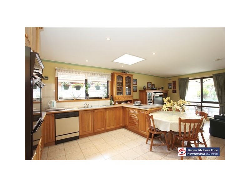 14 Pyramus Place, Altona Meadows VIC 3028