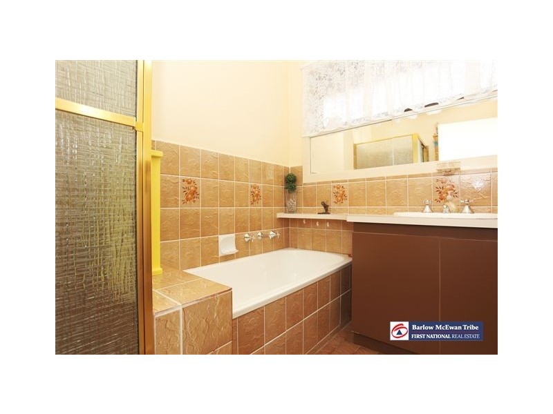 14 Pyramus Place, Altona Meadows VIC 3028