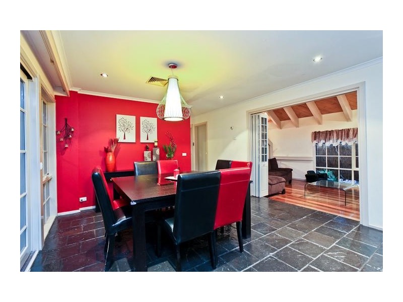 1A Chifley Avenue, Altona VIC 3018