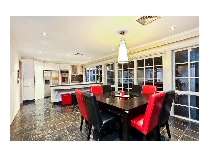 1A Chifley Avenue, Altona VIC 3018
