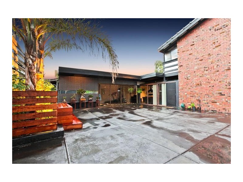 1A Chifley Avenue, Altona VIC 3018