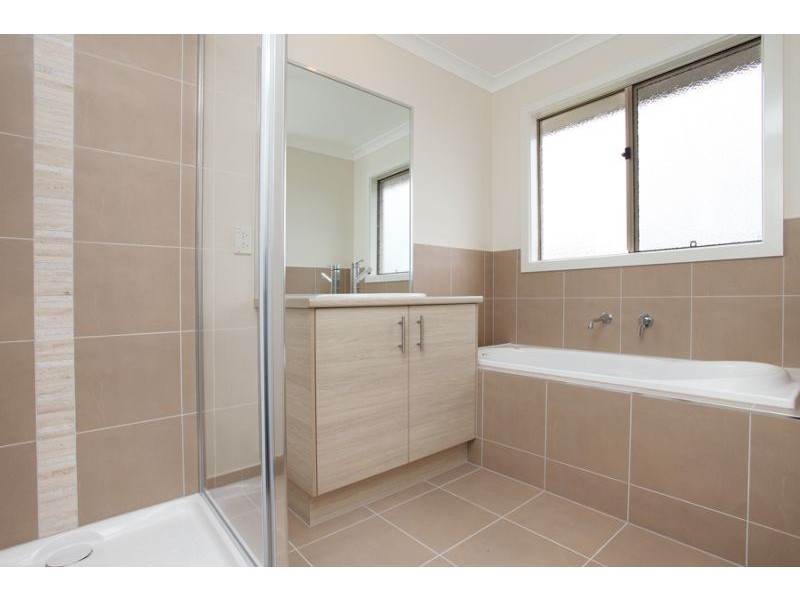 2/15 Emu Avenue, Altona VIC 3018