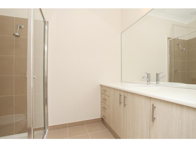 2/15 Emu Avenue, Altona VIC 3018