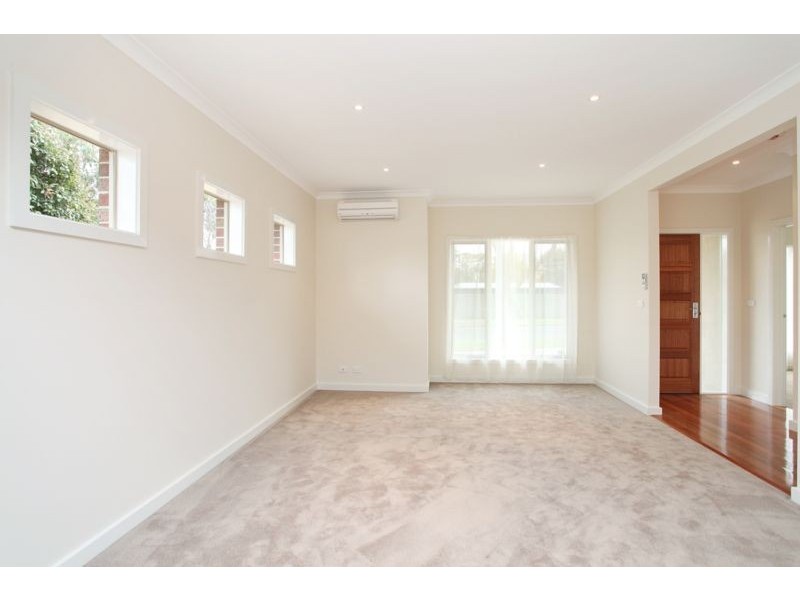 2/15 Emu Avenue, Altona VIC 3018