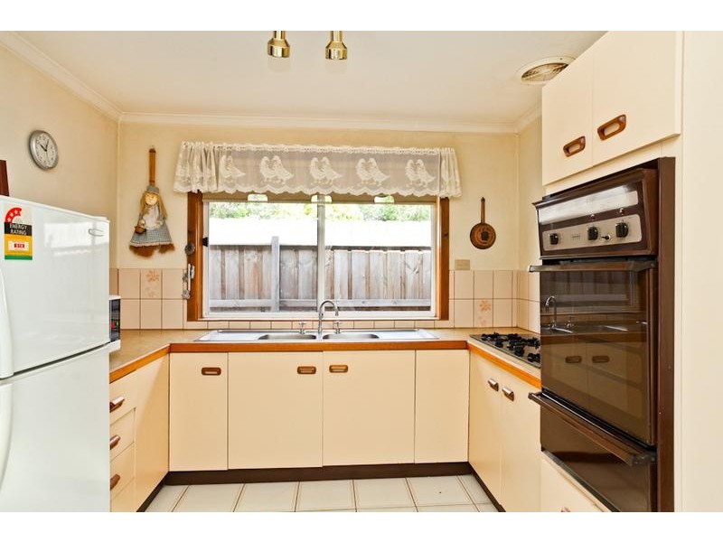 2/43 Cameron Avenue, Altona Meadows VIC 3028