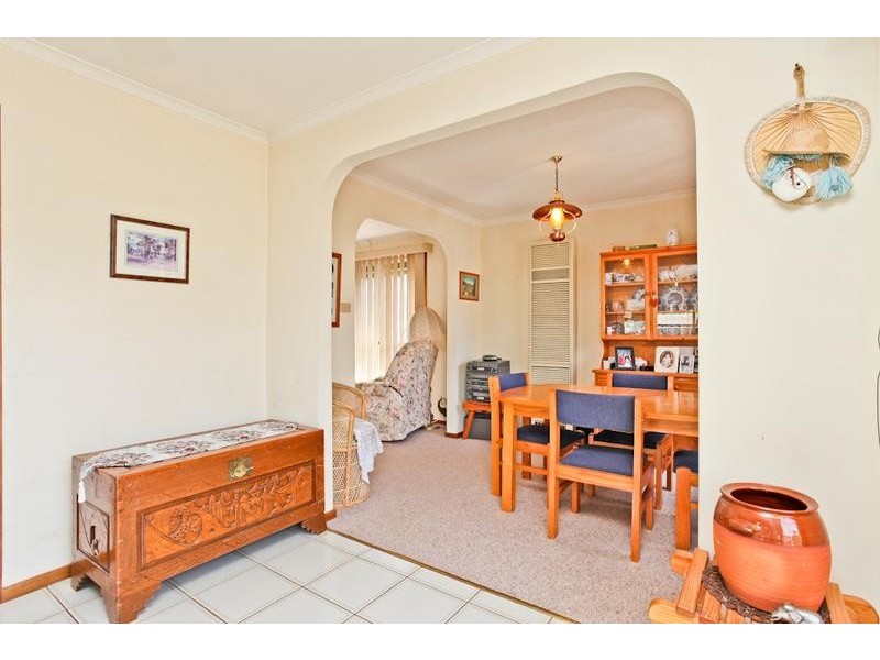 2/43 Cameron Avenue, Altona Meadows VIC 3028