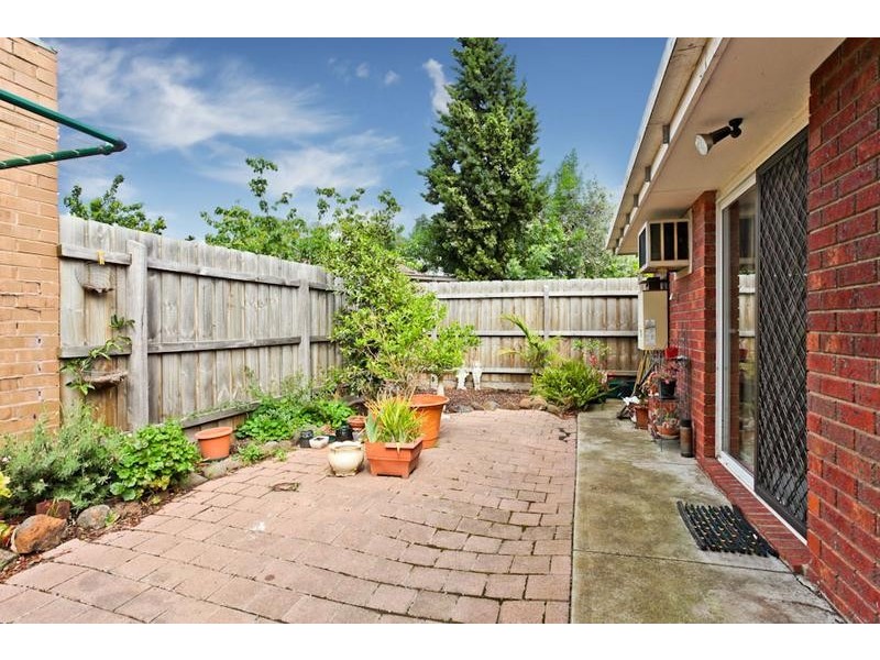 2/43 Cameron Avenue, Altona Meadows VIC 3028