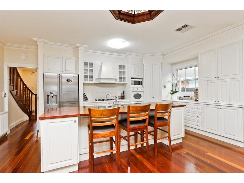 35 Myrtle Grove, Altona VIC 3018