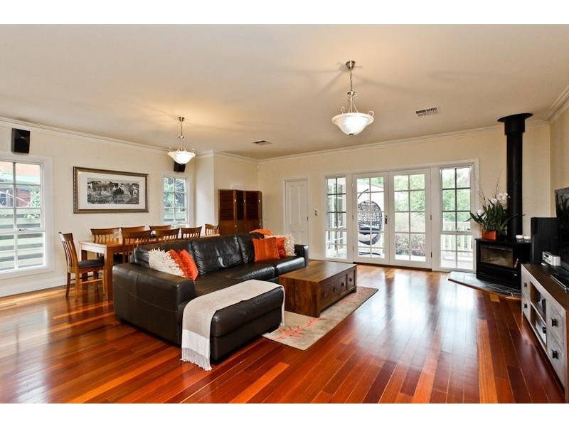 35 Myrtle Grove, Altona VIC 3018