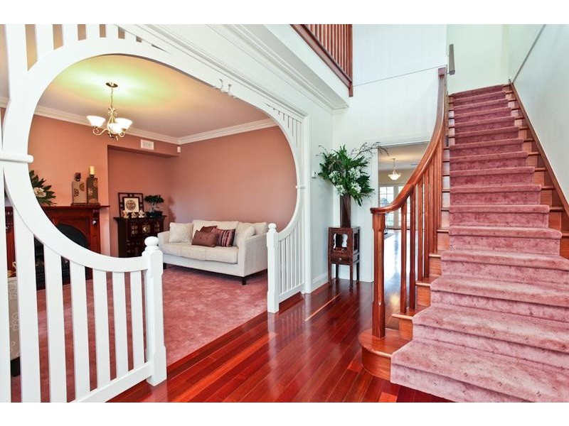 35 Myrtle Grove, Altona VIC 3018