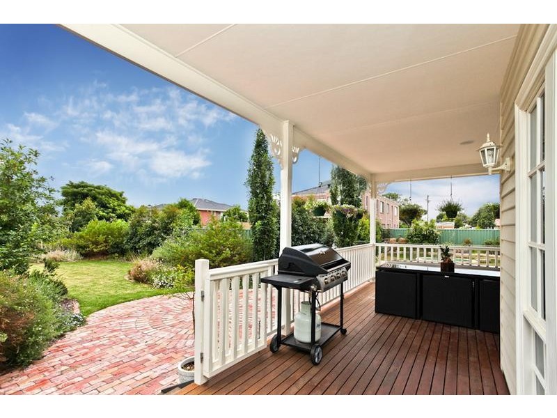 35 Myrtle Grove, Altona VIC 3018