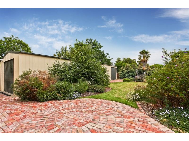 35 Myrtle Grove, Altona VIC 3018