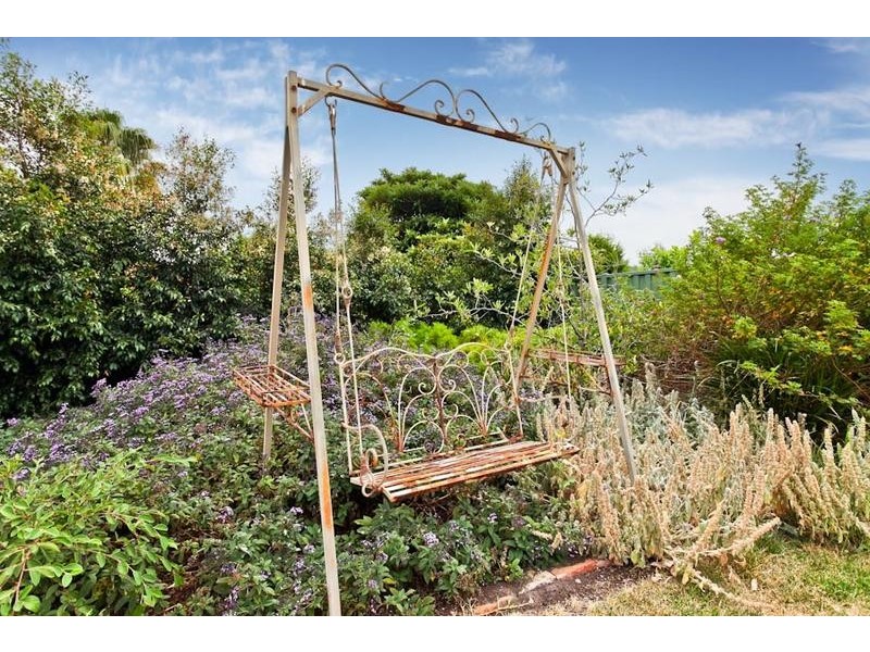 35 Myrtle Grove, Altona VIC 3018