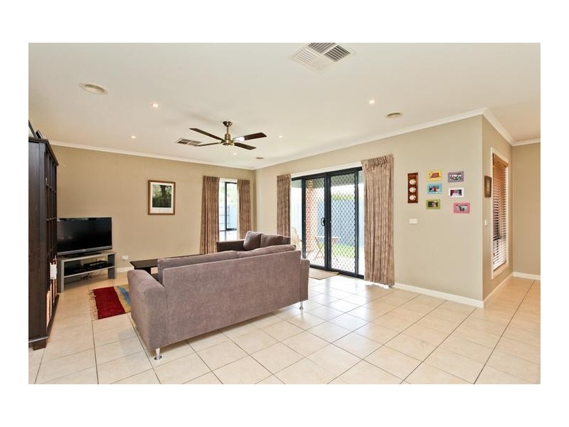 45 Everingham Road, Altona Meadows VIC 3028