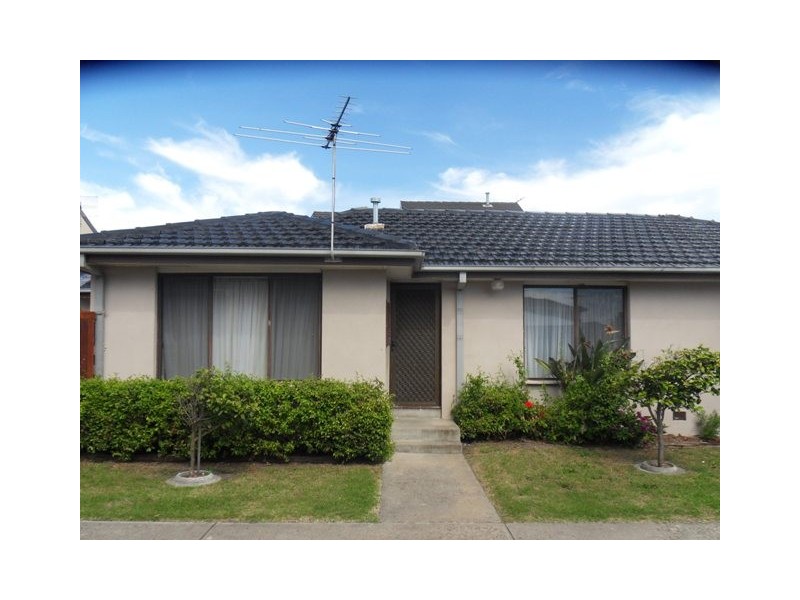 2/233 Esplanade, Altona VIC 3018
