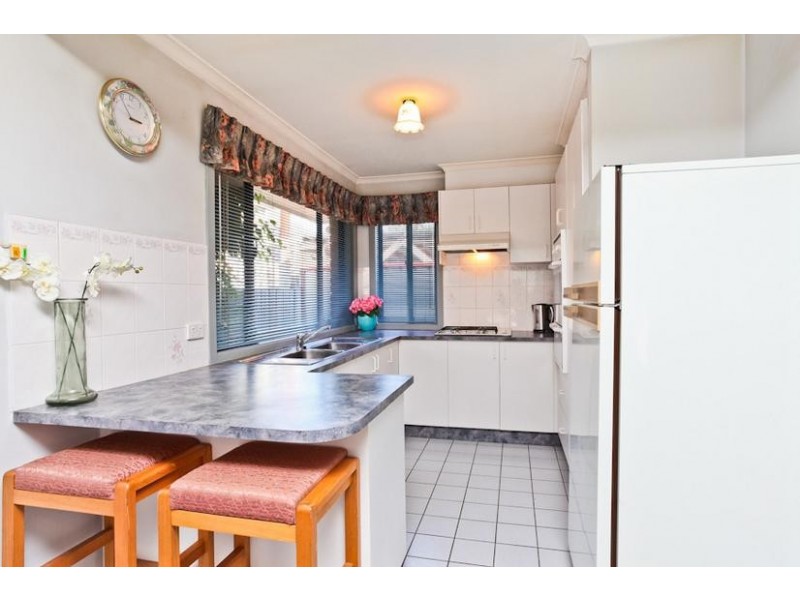 4A Stapley Crescent, Altona North VIC 3025