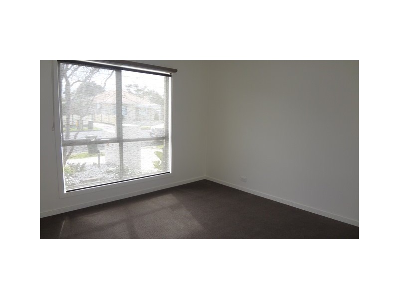 1/180 Civic Parade, Altona VIC 3018