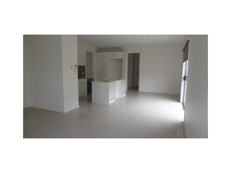 1/180 Civic Parade, Altona VIC 3018