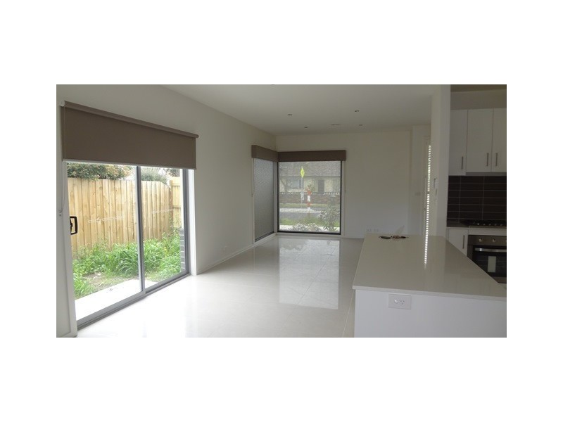 1/180 Civic Parade, Altona VIC 3018