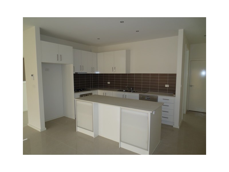 3/180 Civic Parade, Altona VIC 3018