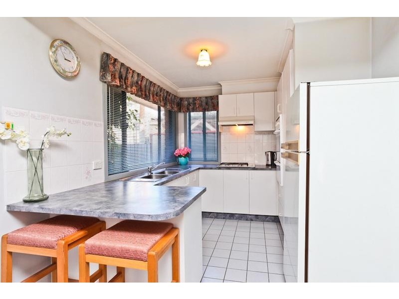 4A Stapley Crescent, Altona North VIC 3025