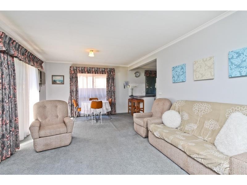 4A Stapley Crescent, Altona North VIC 3025